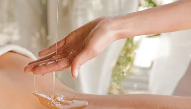 Modelage aux huiles essentielles