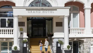 Facade entree hotel