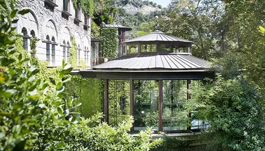 Piscine thermale vue exterieure