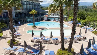 Piscine et residence
