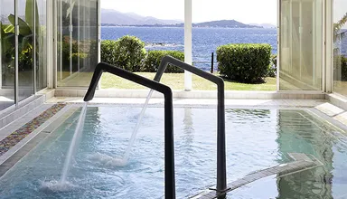 Piscine interieure de la thalasso