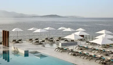 Piscine front de mer