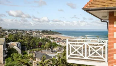 Appartement lateral vue mer