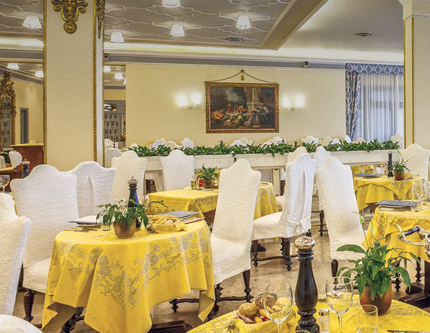 Hôtel Abano Ritz Terme - Restaurant white gloves