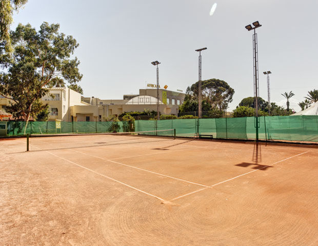 Magic Life Africana - Terrain de tennis