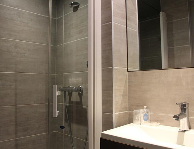 Kyriad Vichy Spa Cinq Mondes - Salle de bain
