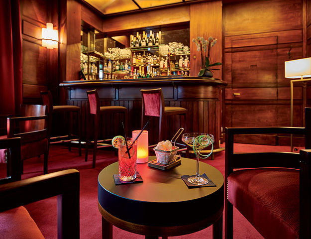 Hôtel & Spa Le Splendid - Petit bar fumoir