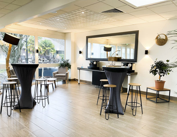 Novotel Fontainebleau Ury - Hall