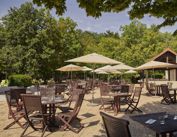 Novotel Fontainebleau Ury - Terrasse du restaurant
